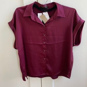 Banana Republic textured Satin rolled sleeve blouse